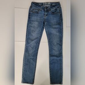 🌸3/$15 SO Juniors Medium Blue Wash Classic 5 Pockets Skinny Jeans